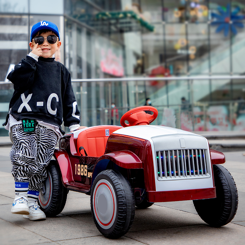 kinderen rijden op auto (11)