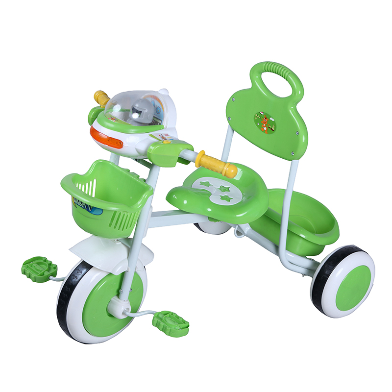 barn trehjuling med rymdman (4)